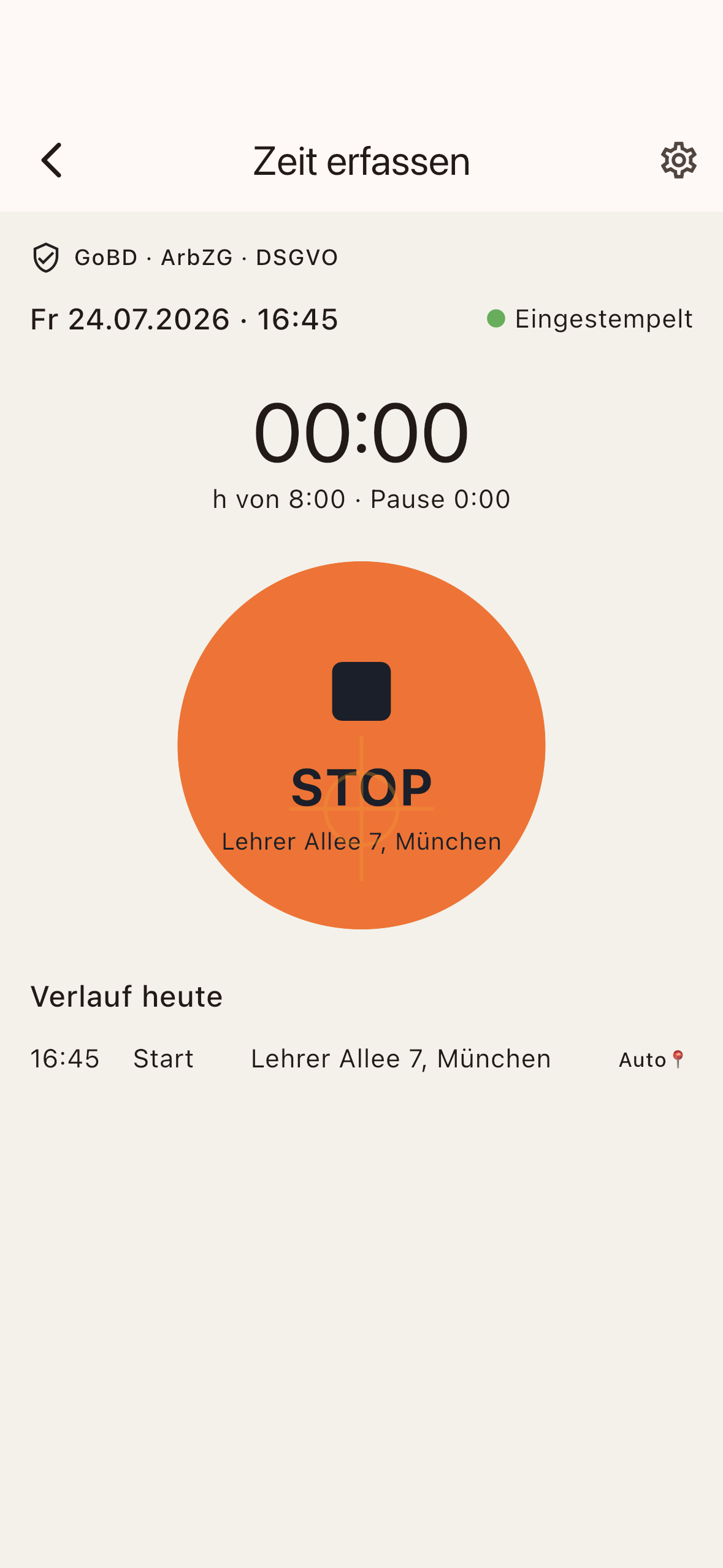 Werkszeit-App: Stempel-Hauptbildschirm mit laufender Zeitbuchung